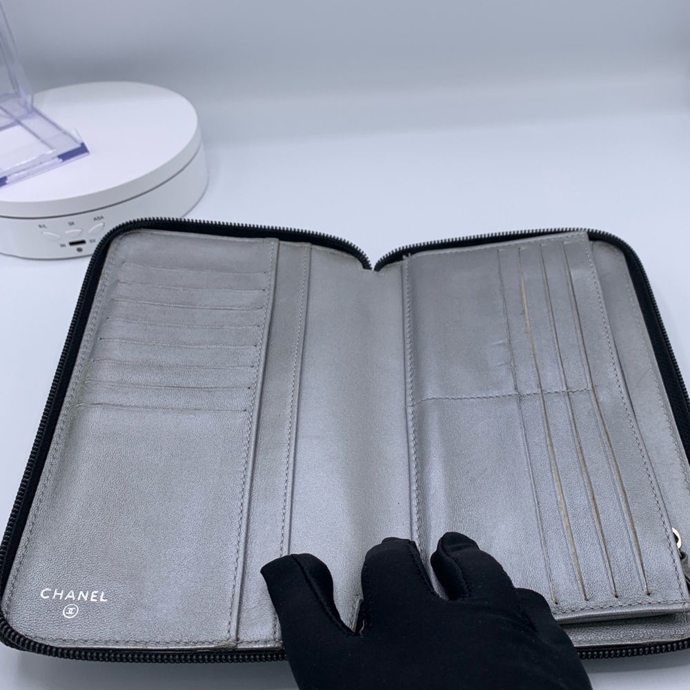 Chanel Camelia Organizer, Large Wallet in Black Leather and Silver Hardware - Picture 5 of 12